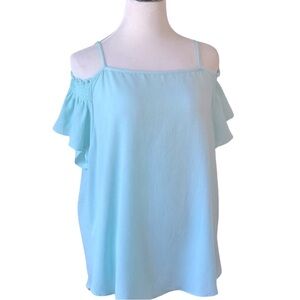 BOUTIQUE ITEM- 💥LAST ONE💥 CURVY OFF SHOULDER FLOWY TOP W/ FLUTTER SLEEVES